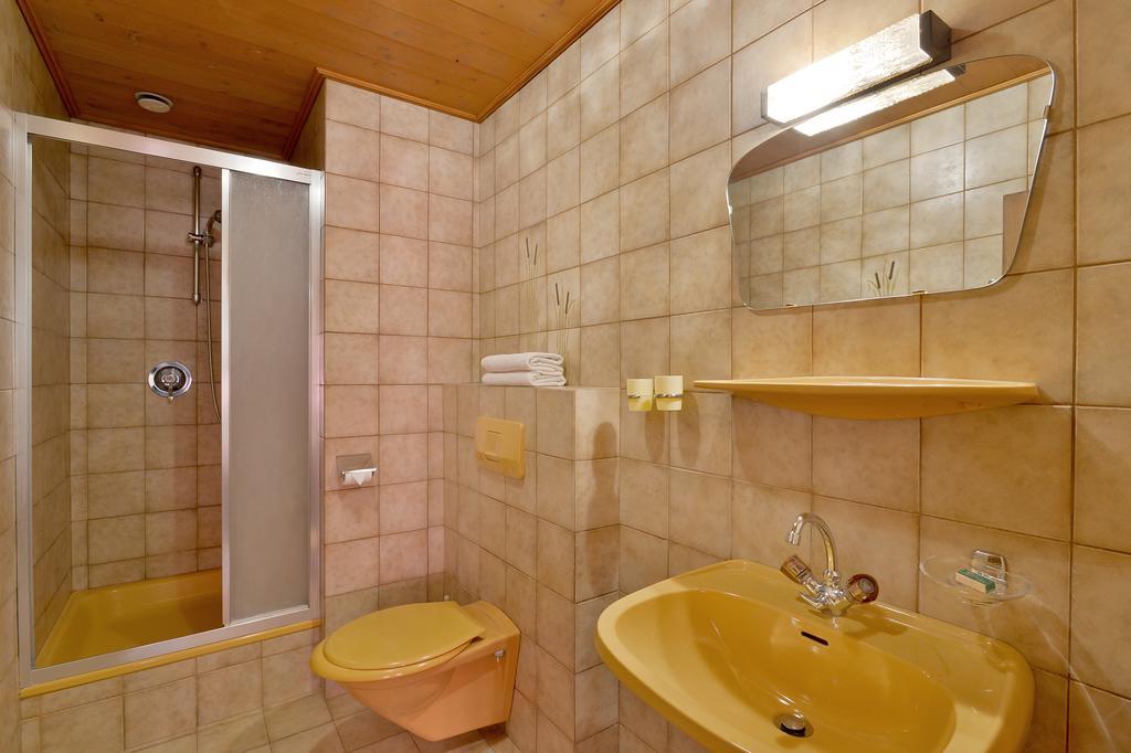 Pension Huettwirt Kössen Kamer foto