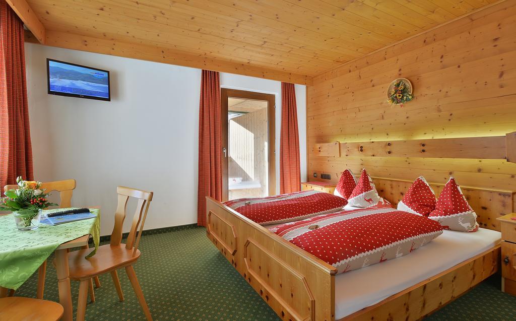 Pension Huettwirt Kössen Kamer foto