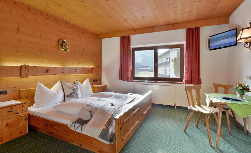 Pension Huettwirt Kössen Kamer foto